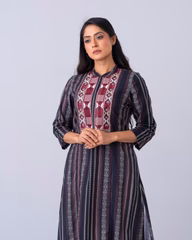Relaxed Fit Embroidered Ethnic Kurta